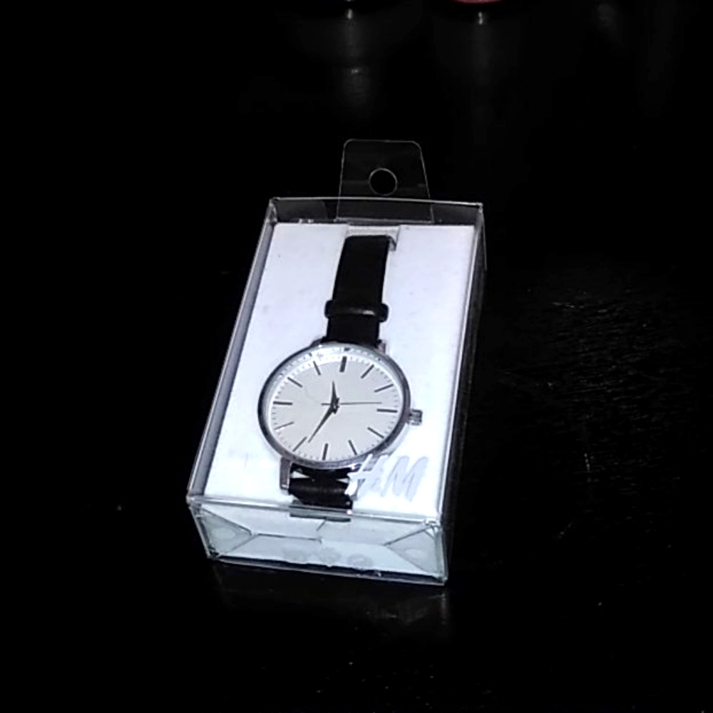H&M women's Analog watch| Black and sliver